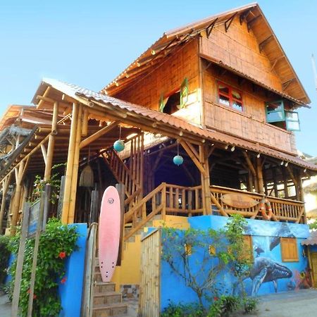 El Bochinche Hotel Mompiche Exterior photo